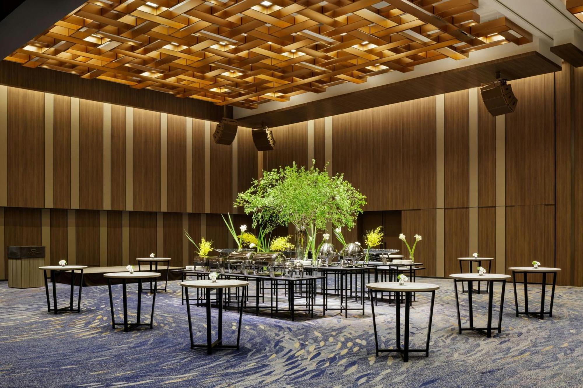 The Osaka Station Hotel, Autograph Collection Buitenkant foto