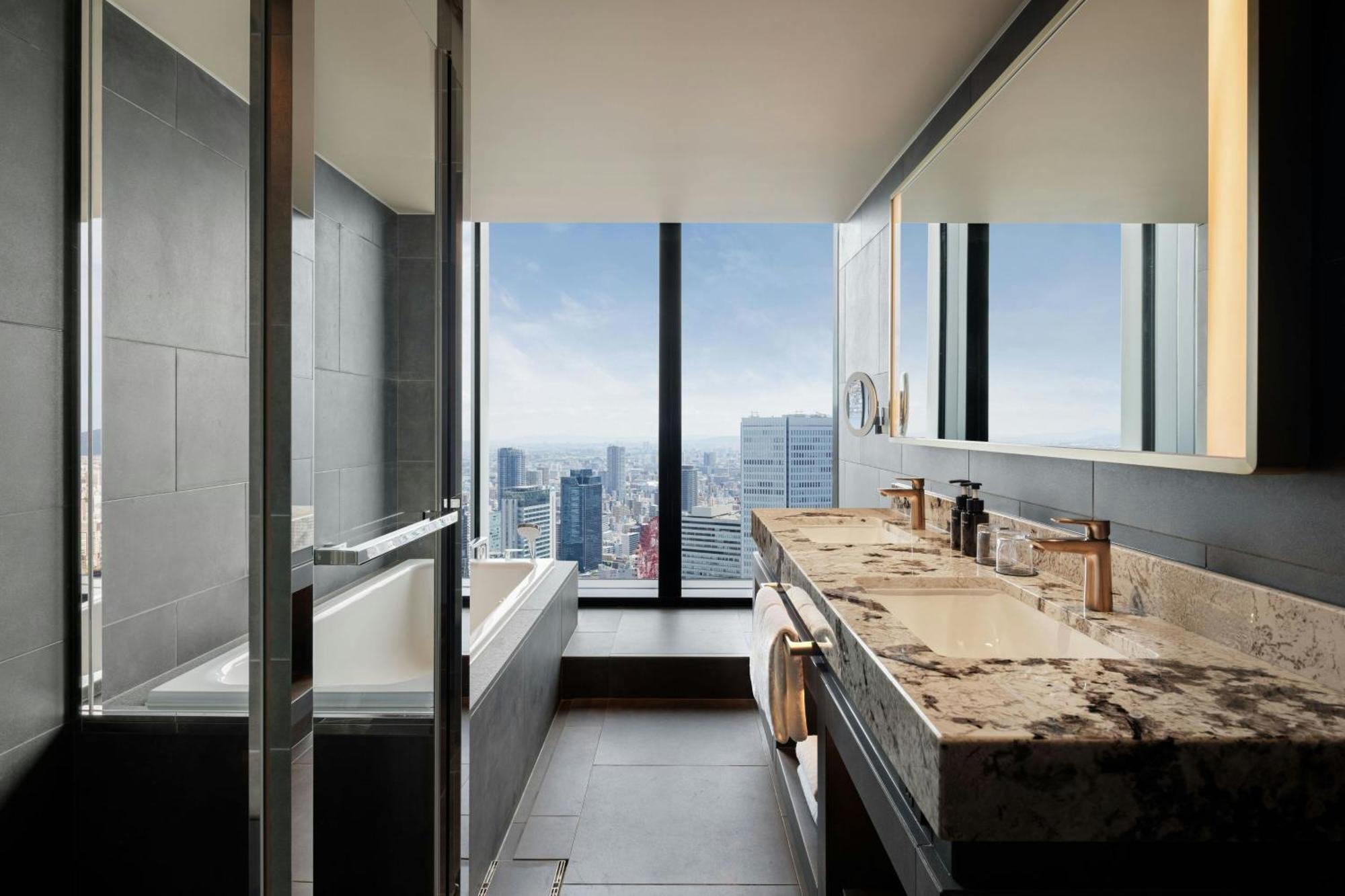 The Osaka Station Hotel, Autograph Collection Buitenkant foto